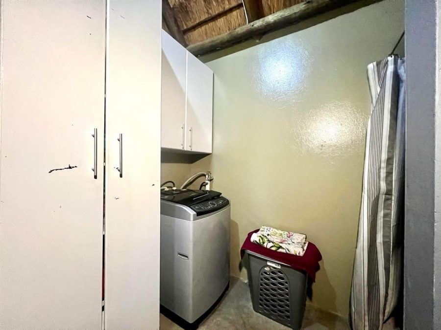 6 Bedroom Property for Sale in Wilgeboom A H North West